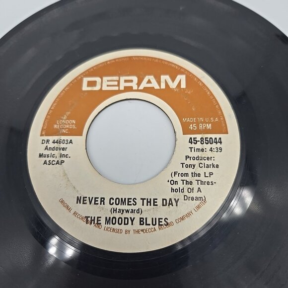 Never Comes The Day / So Deep Within You by The Moody Blues 45 RPM Vinyl Record - Picture 4 of 4